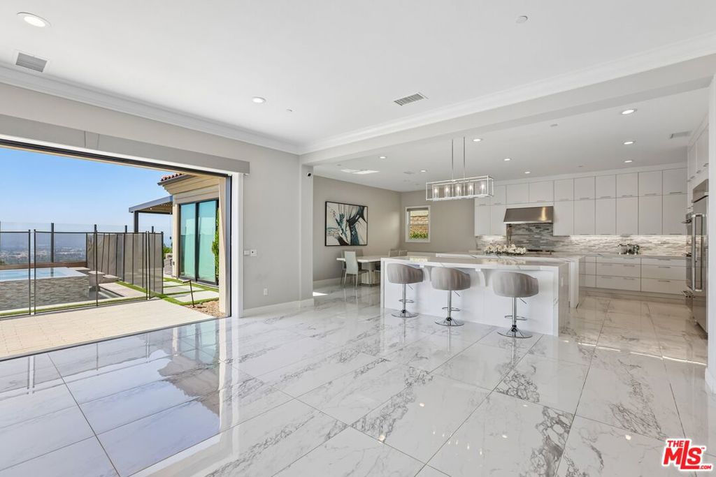 20254 Liverpool Way Property Photo 15