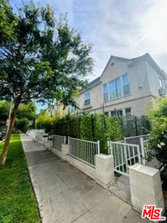133 S Crescent Drive 7 Property Photo 2