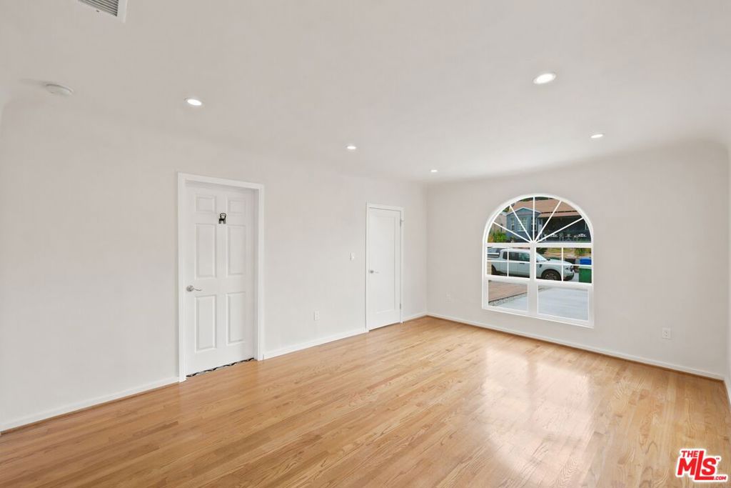4157 W Avenue 40 Property Photo 12