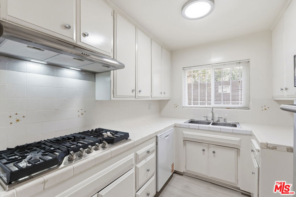 2332 S Beverly Glen Boulevard 3 Property Photo 5