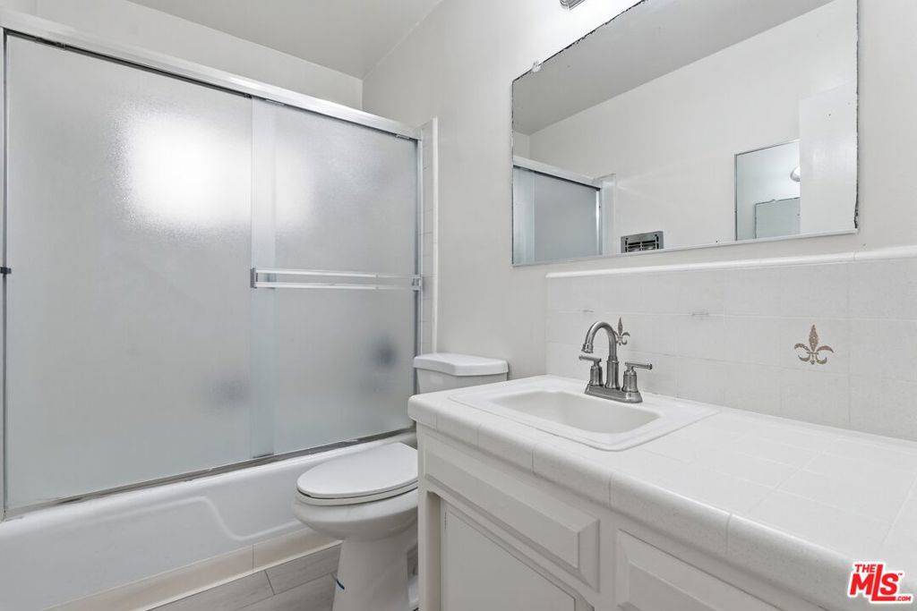 2332 S Beverly Glen Boulevard 3 Property Photo 11