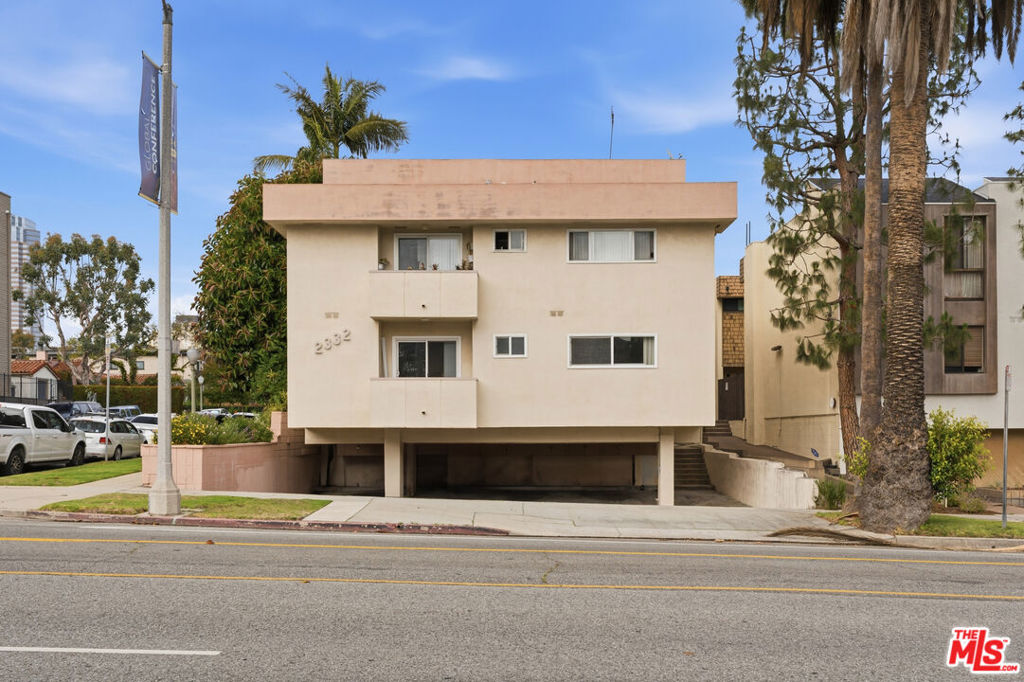 2332 S Beverly Glen Boulevard 3 Property Photo 15