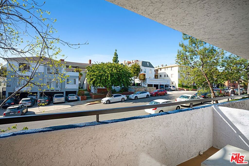 10982 Roebling Avenue 309 Property Photo 6