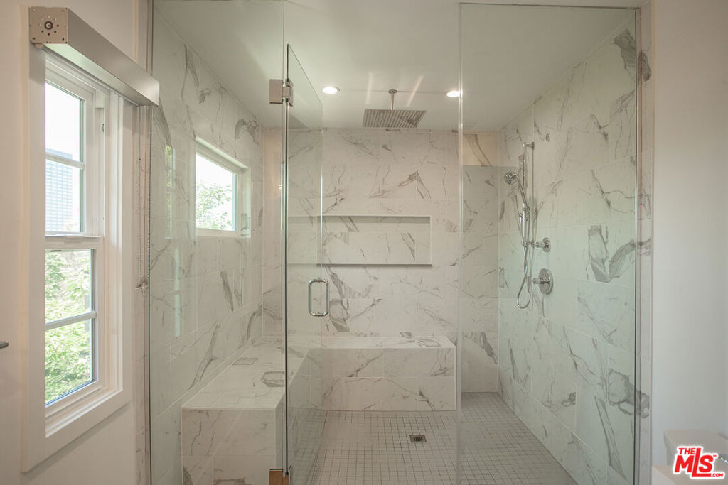 3751 Multiview Drive Property Photo 49
