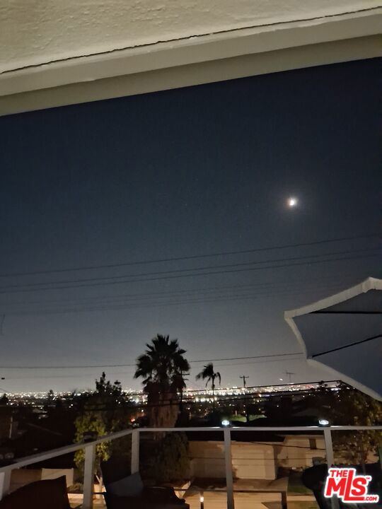 5424 S Sherbourne Drive Property Photo 15