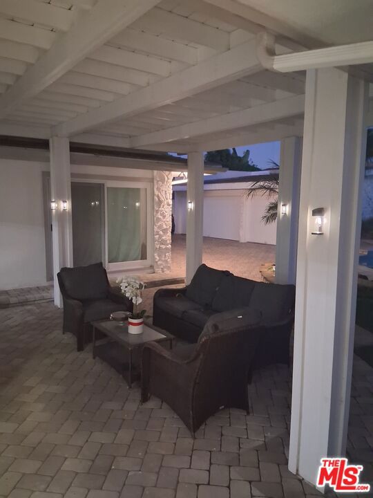 5424 S Sherbourne Drive Property Photo 33