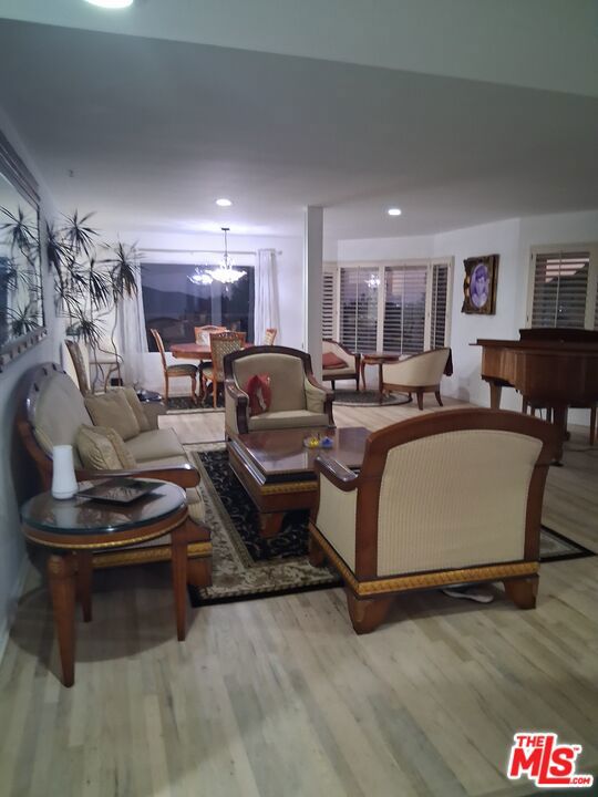 5424 S Sherbourne Drive Property Photo 37