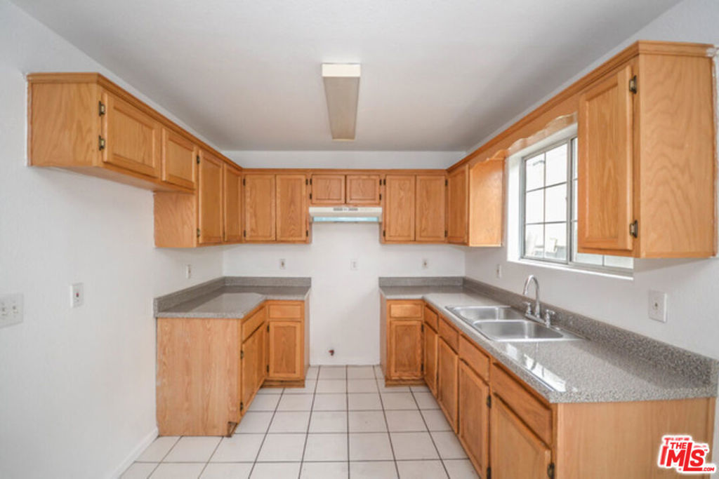 3722 Wall Street Property Photo 2