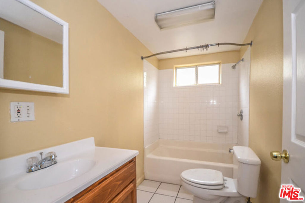 3722 Wall Street Property Photo 5