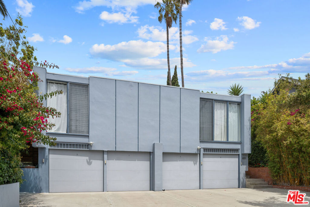631 Pier Avenue Property Photo 1