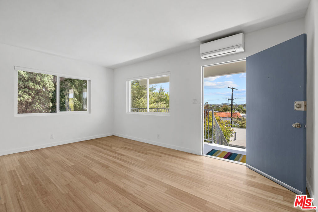 631 Pier Avenue Property Photo 2