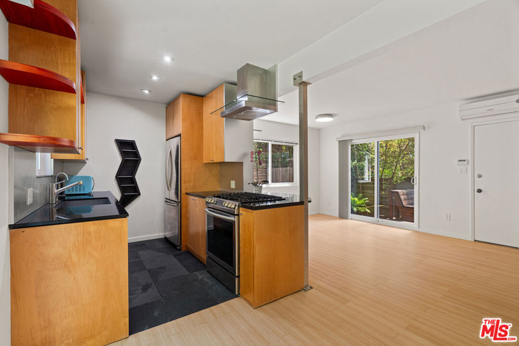 631 Pier Avenue Property Photo 17