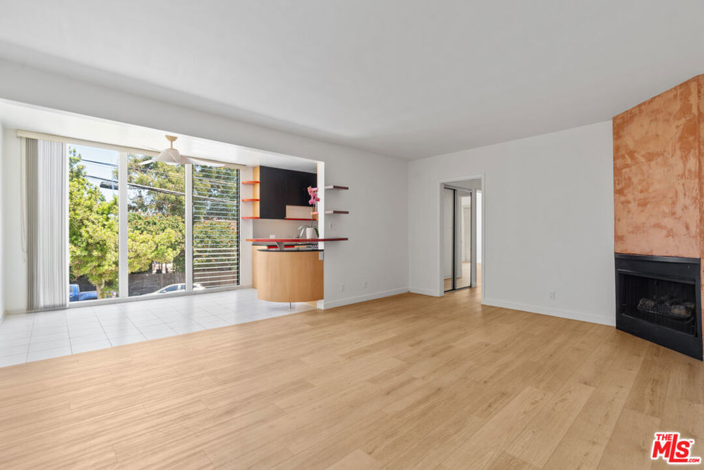 631 Pier Avenue Property Photo 21