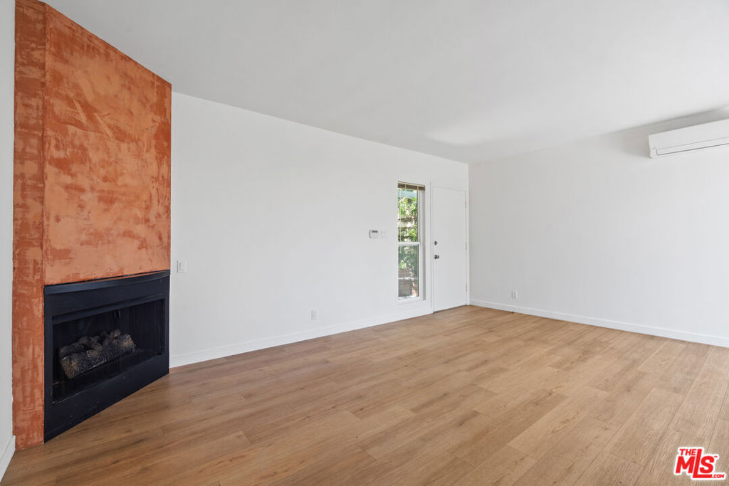 631 Pier Avenue Property Photo 22