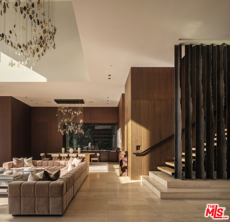 1305 Collingwood Place Property Photo 6