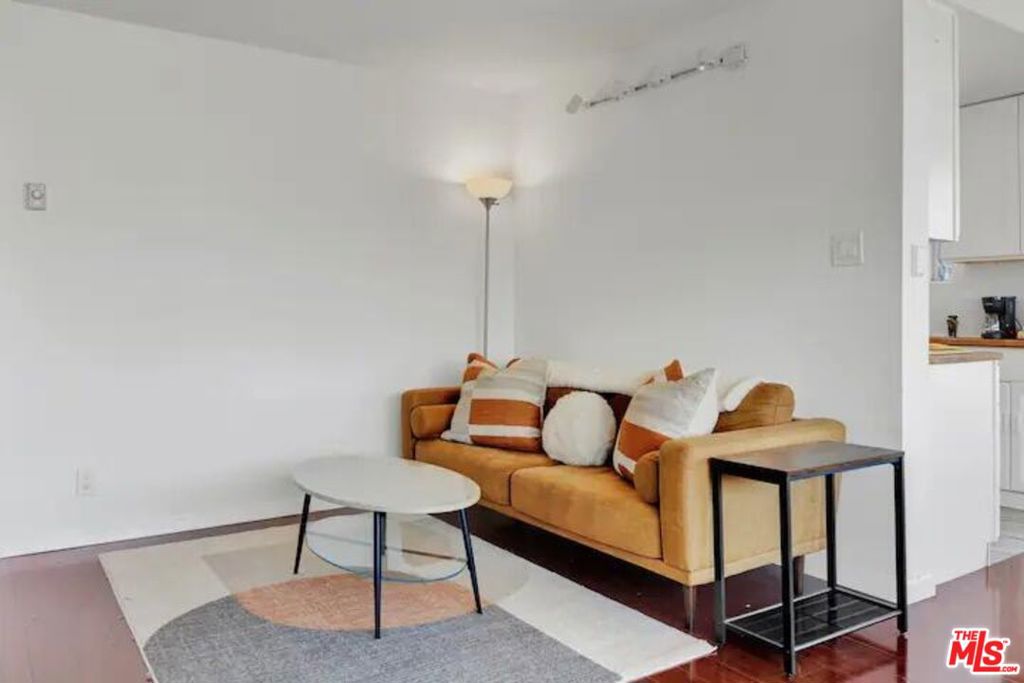 615 E Broadway 304 Property Photo 10