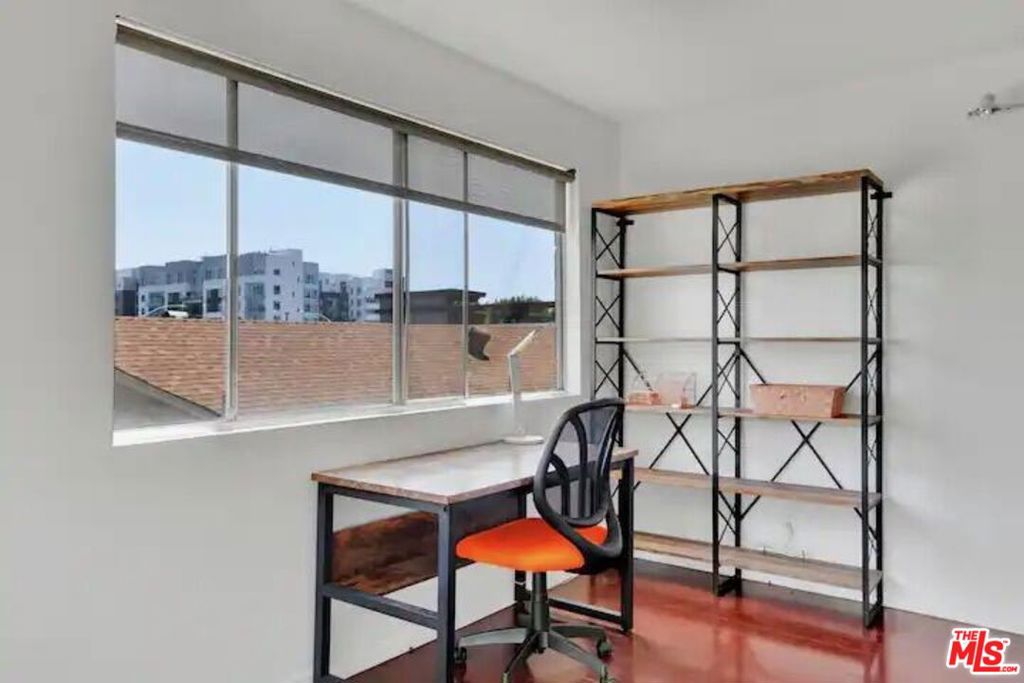 615 E Broadway 304 Property Photo 13