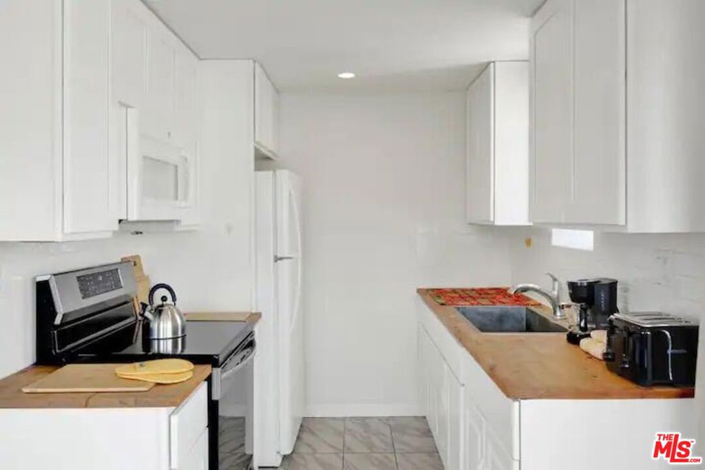 615 E Broadway 304 Property Photo 16