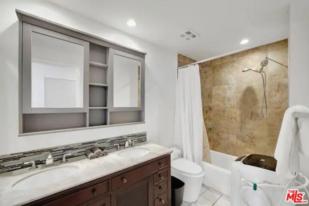 615 E Broadway 304 Property Photo 20