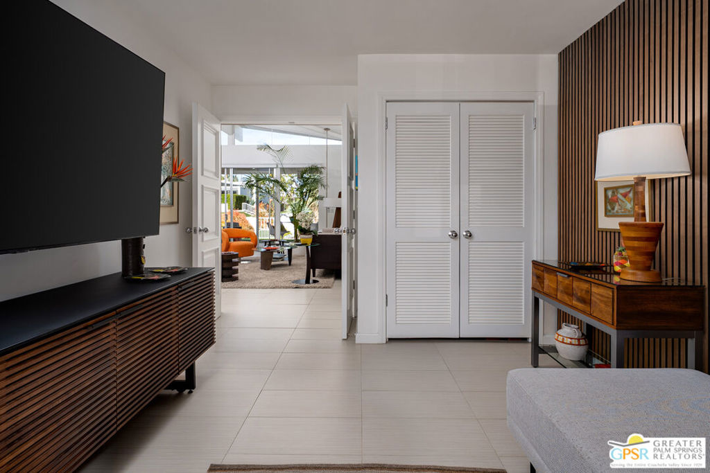 280 E Avenida Granada Property Photo 20
