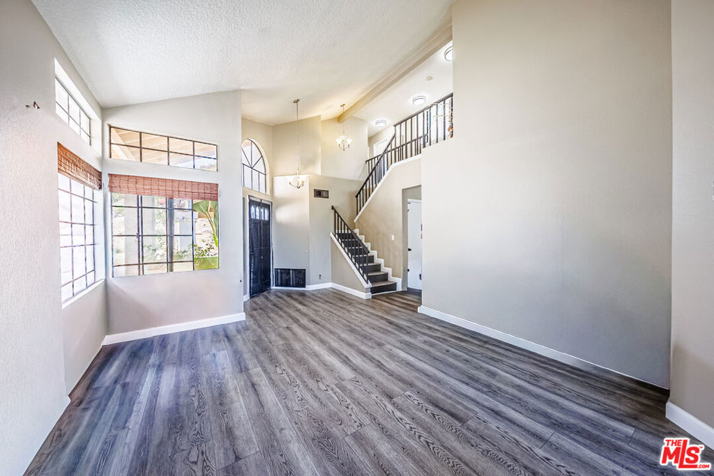 15606 Meadow Drive Property Photo 4