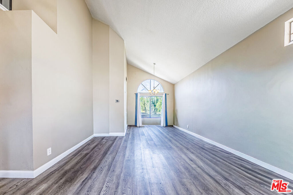 15606 Meadow Drive Property Photo 6