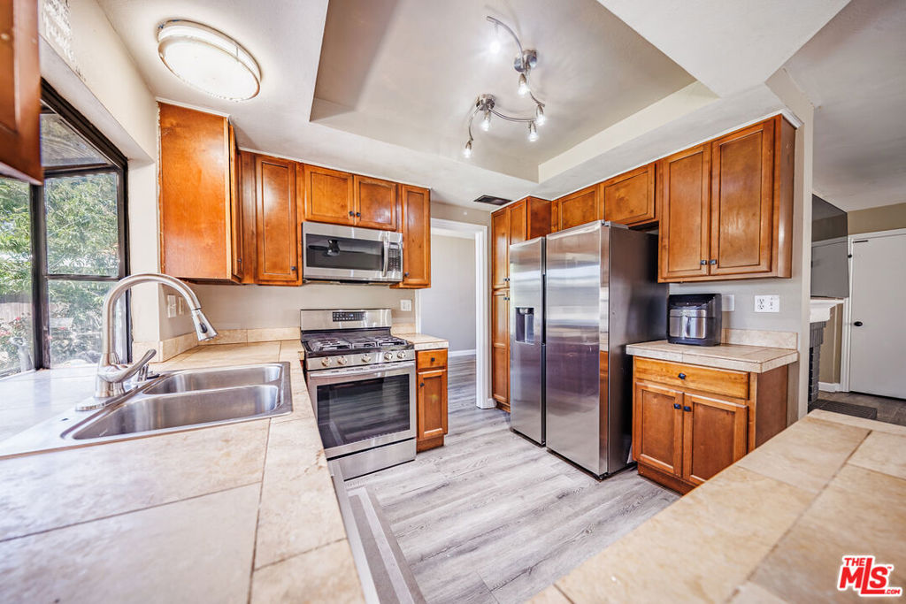 15606 Meadow Drive Property Photo 11