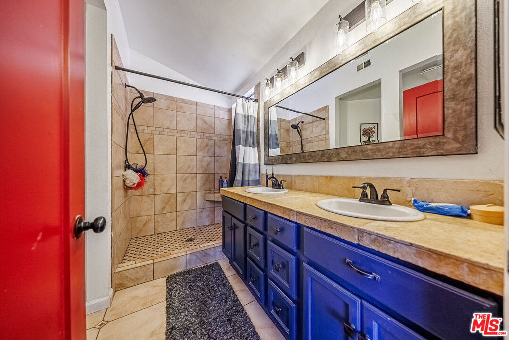 15606 Meadow Drive Property Photo 14