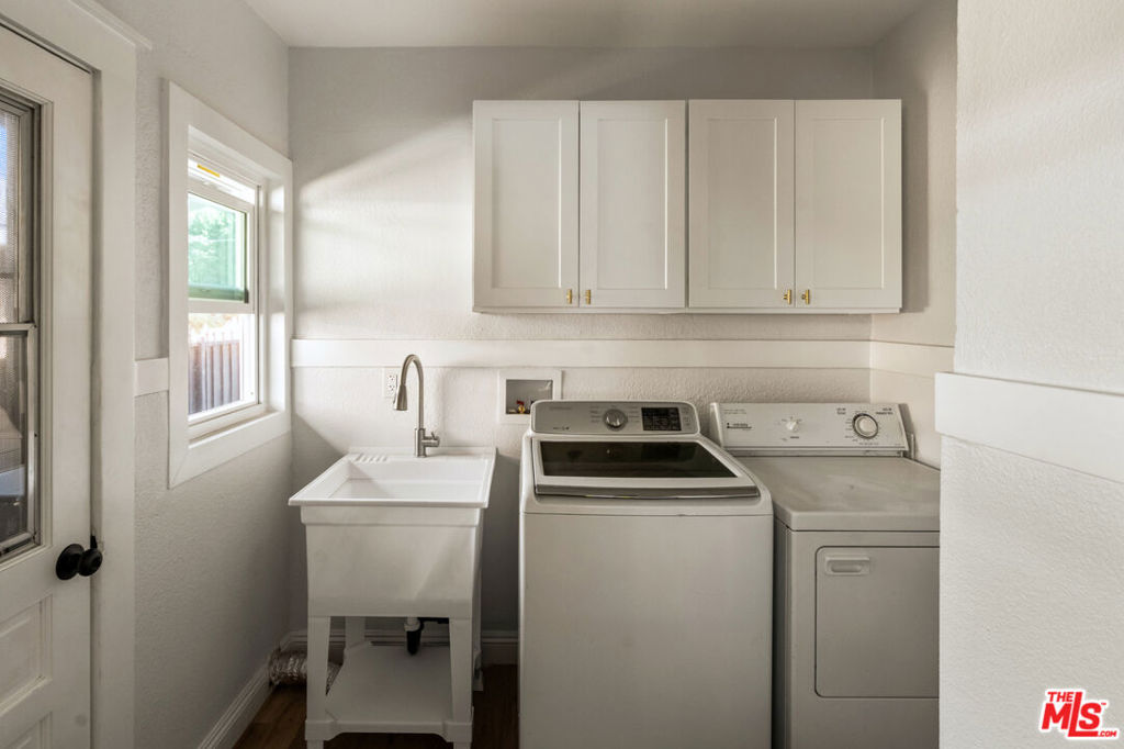 1726 W 52nd Street Property Photo 9