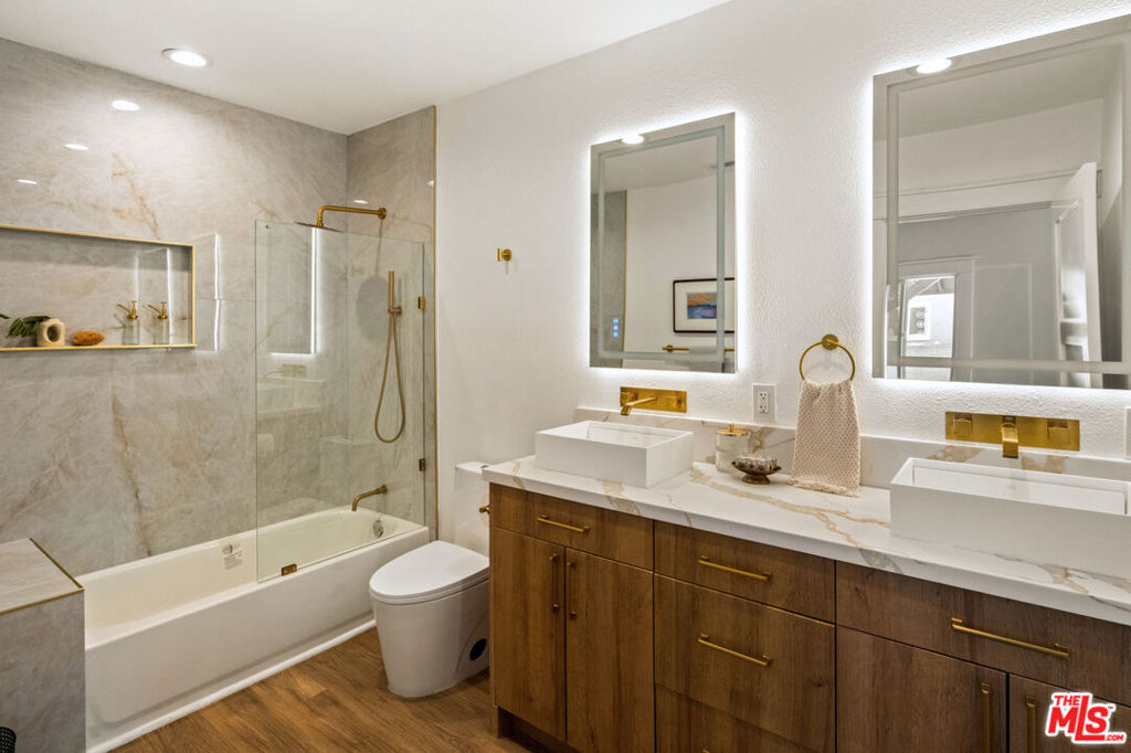 1726 W 52nd Street Property Photo 18