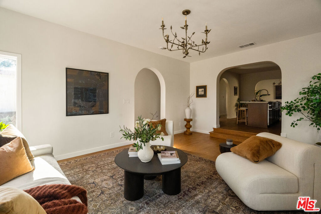 3749 W 59th Street Property Photo 7