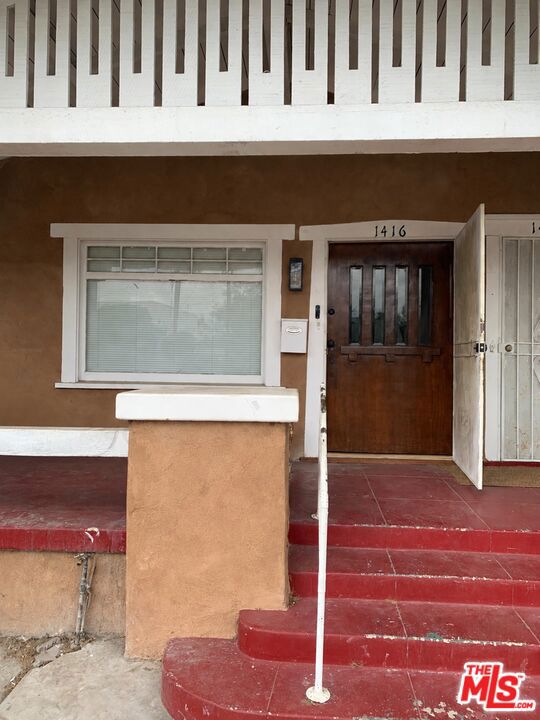 1416 W 46th Street Property Photo 2