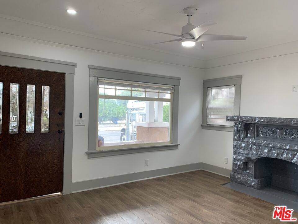 1416 W 46th Street Property Photo 3