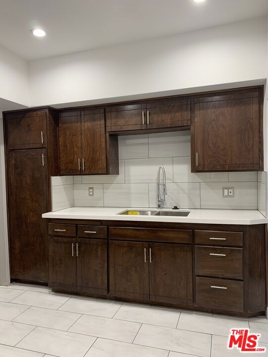 1416 W 46th Street Property Photo 4
