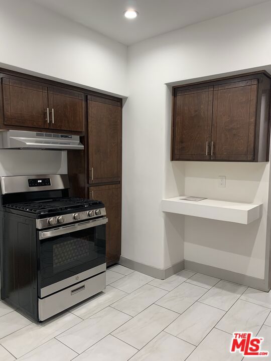 1416 W 46th Street Property Photo 5