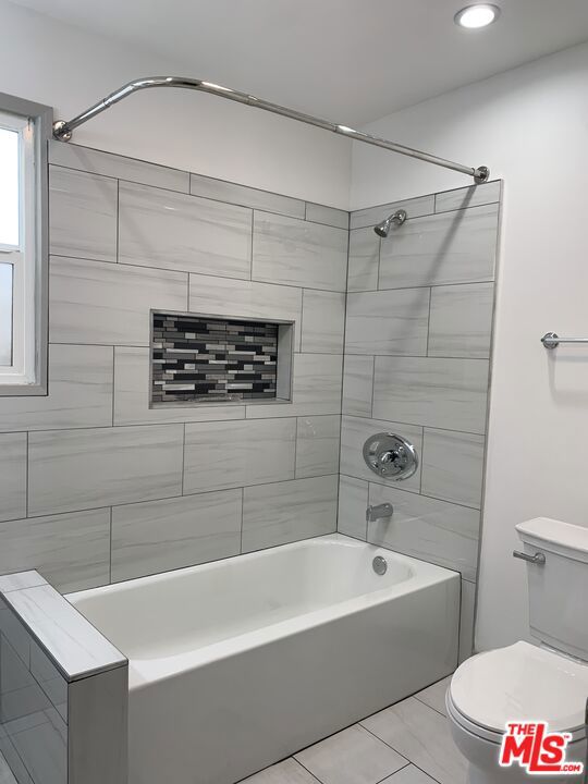 1416 W 46th Street Property Photo 7