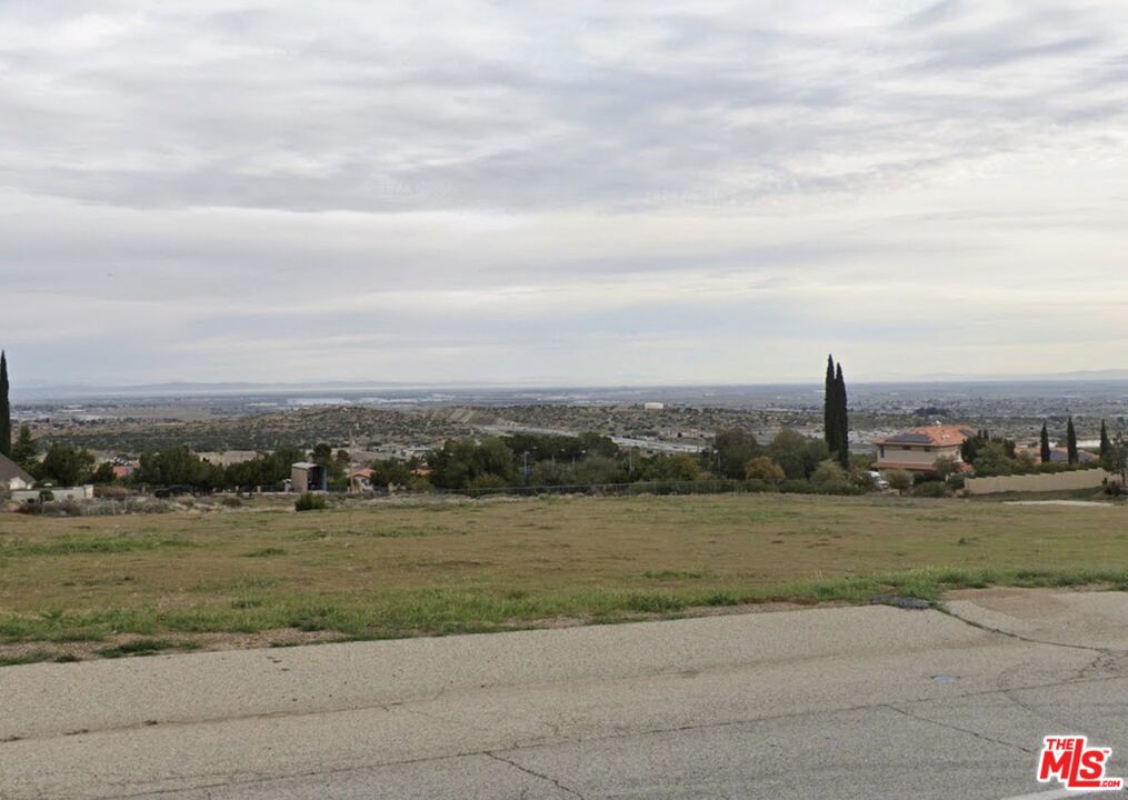 0 W Barrel Springs Rd Property Photo 2