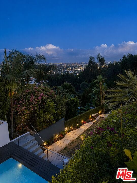8380 Hollywood Property Photo 5