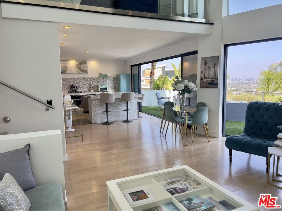 8380 Hollywood Property Photo 14