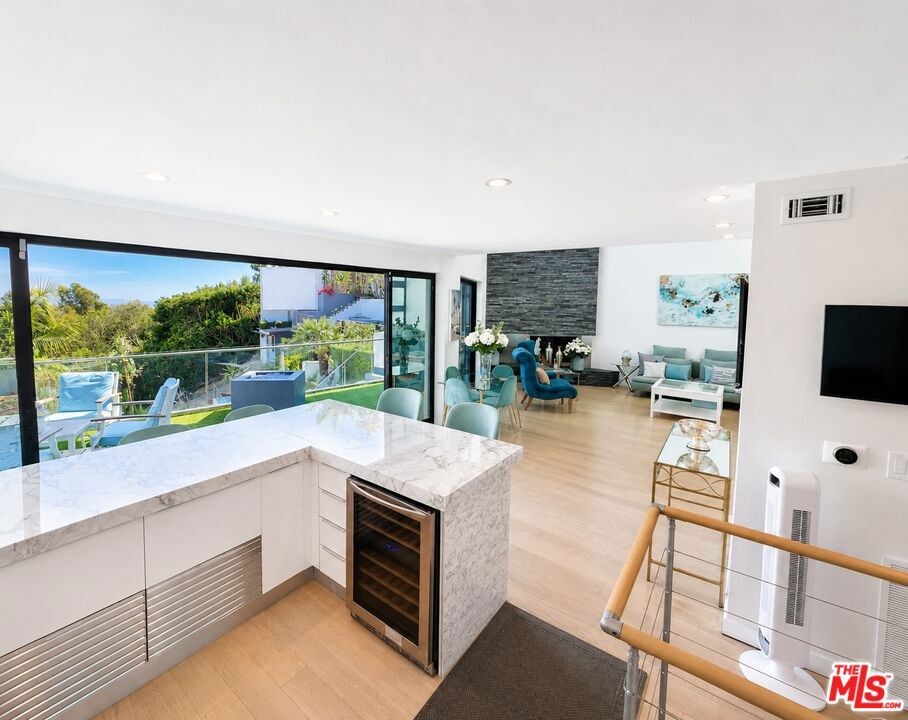 8380 Hollywood Property Photo 18