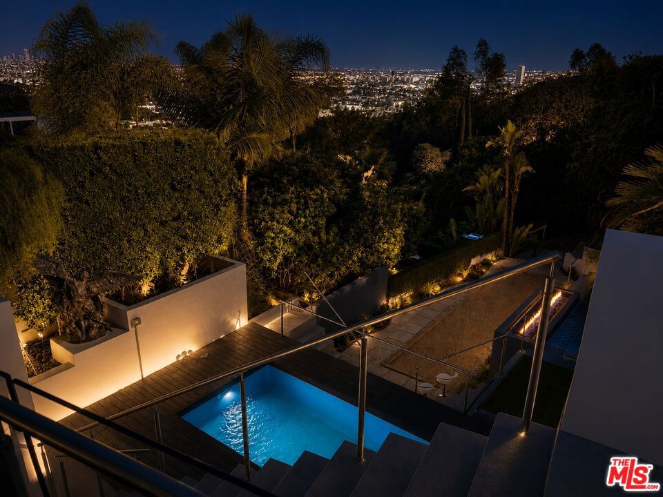 8380 Hollywood Property Photo 23