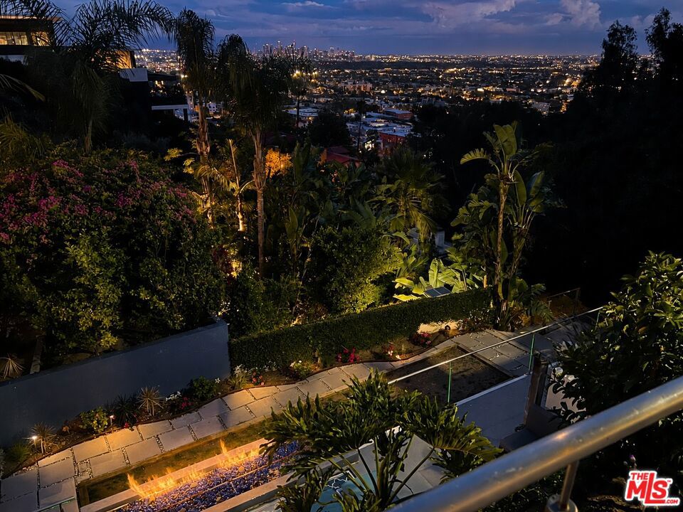 8380 Hollywood Property Photo 24