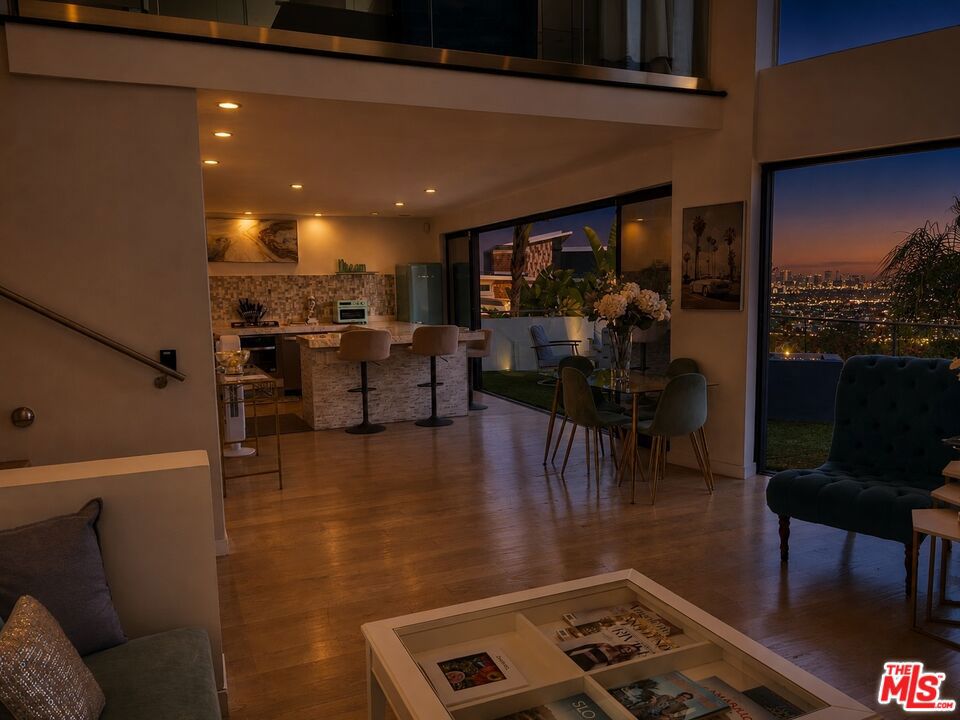 8380 Hollywood Property Photo 25