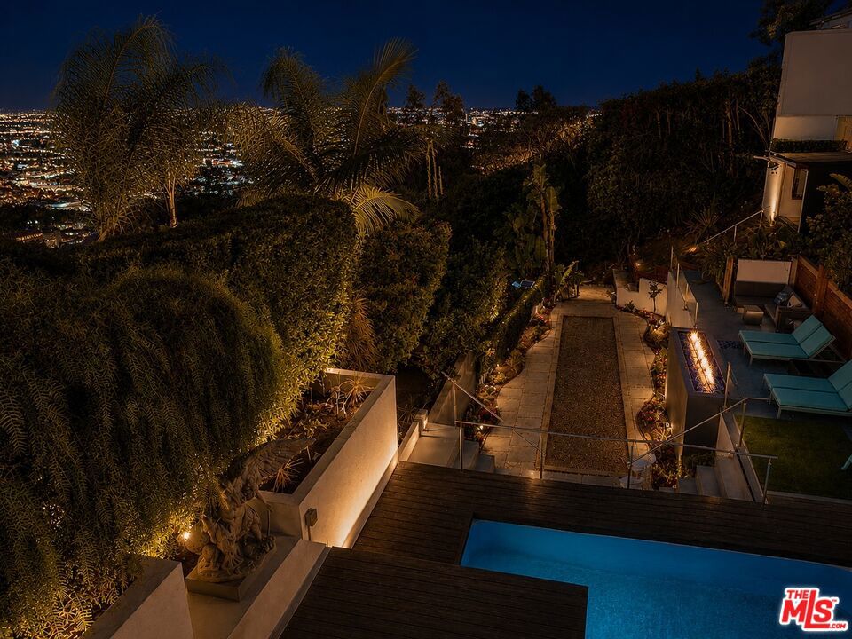 8380 Hollywood Property Photo 29
