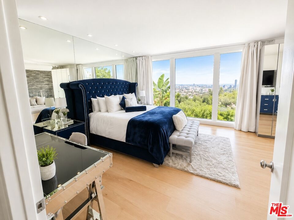 8380 Hollywood Property Photo 31