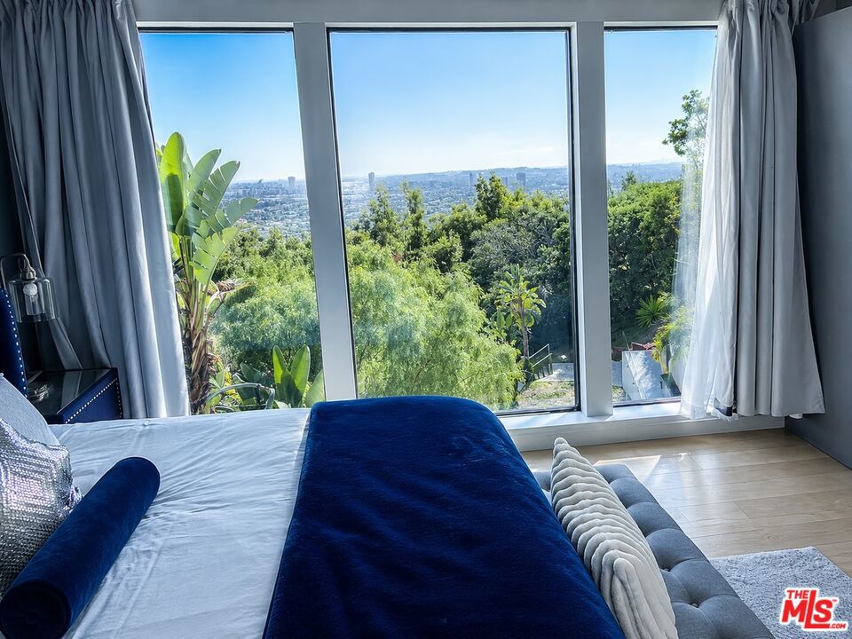 8380 Hollywood Property Photo 34