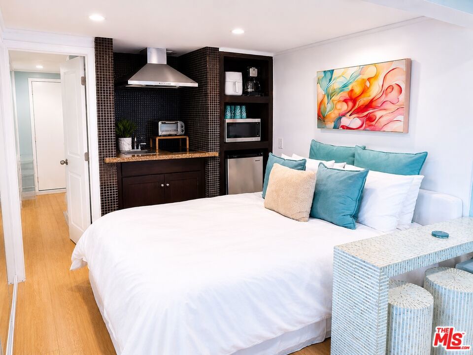 8380 Hollywood Property Photo 42