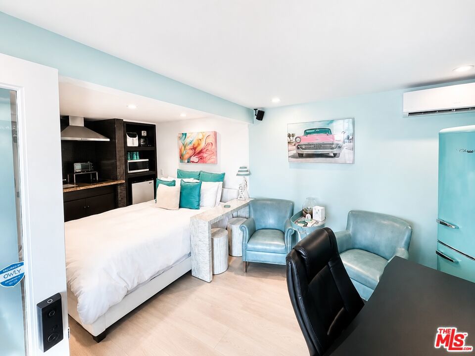 8380 Hollywood Property Photo 43