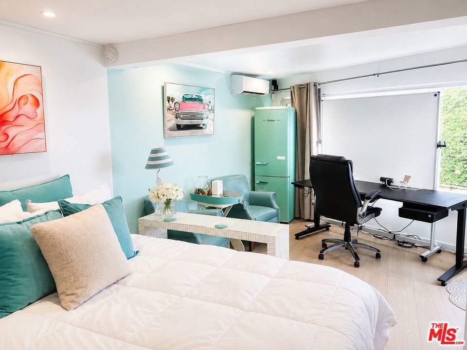 8380 Hollywood Property Photo 44