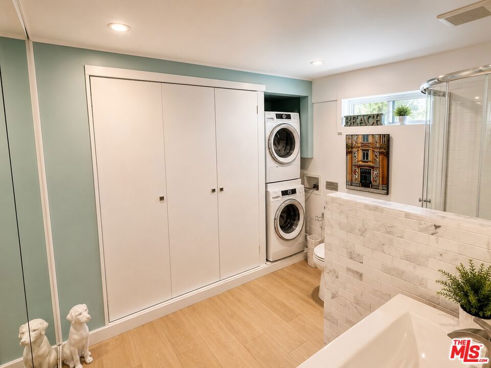 8380 Hollywood Property Photo 46